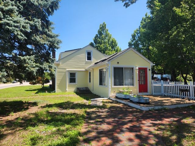 48 Captain Courtois Dr, Attleboro, MA 02703