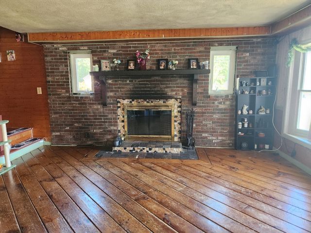 48 Captain Courtois Dr, Attleboro, MA 02703