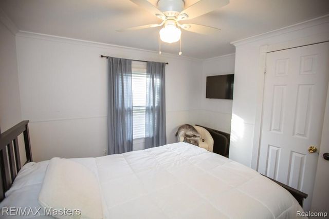 26110 Ypsilanti Street, Flat Rock, MI 48134