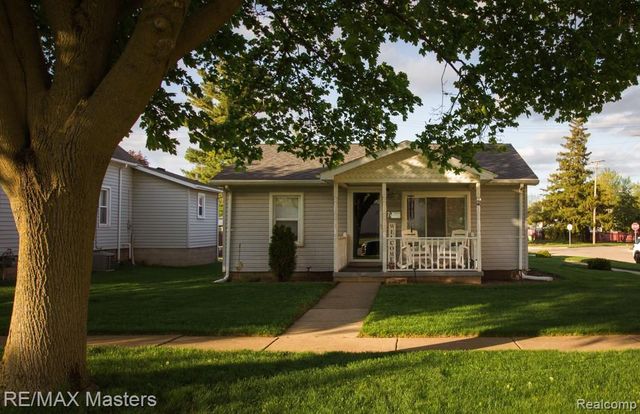 26110 Ypsilanti Street, Flat Rock, MI 48134