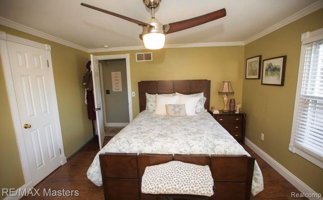 26110 Ypsilanti Street, Flat Rock, MI 48134