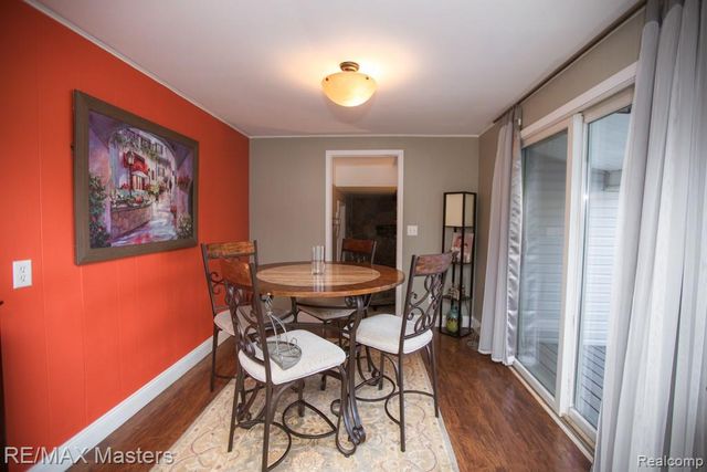 26110 Ypsilanti Street, Flat Rock, MI 48134