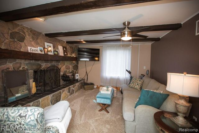 26110 Ypsilanti Street, Flat Rock, MI 48134