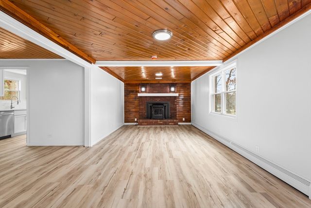 172 Fisher Rd, Dartmouth, MA 02747