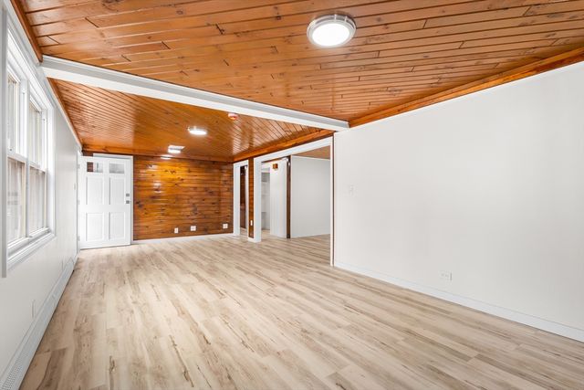 172 Fisher Rd, Dartmouth, MA 02747