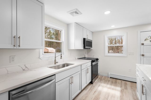 172 Fisher Rd, Dartmouth, MA 02747