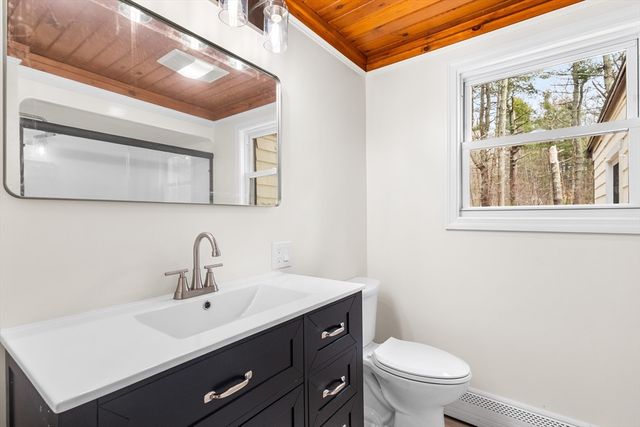 172 Fisher Rd, Dartmouth, MA 02747