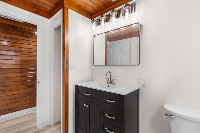 172 Fisher Rd, Dartmouth, MA 02747