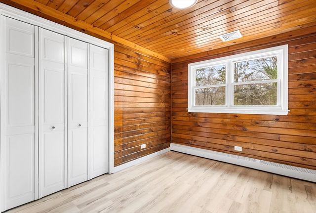 172 Fisher Rd, Dartmouth, MA 02747