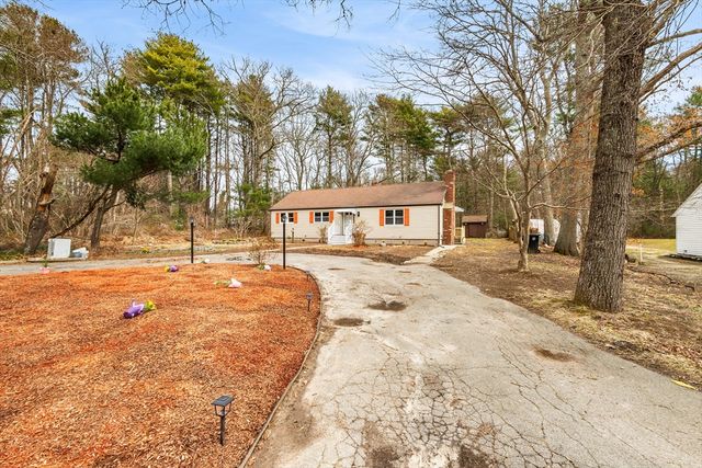 172 Fisher Rd, Dartmouth, MA 02747