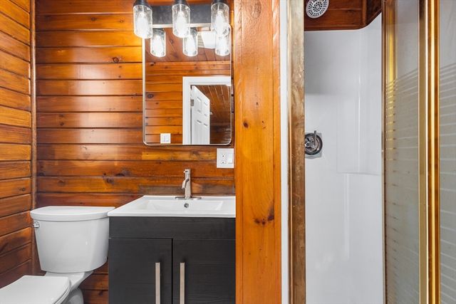 172 Fisher Rd, Dartmouth, MA 02747
