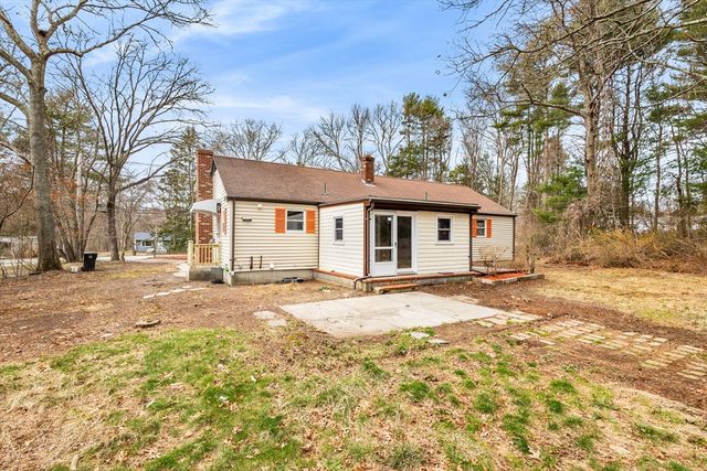 172 Fisher Rd, Dartmouth, MA 02747