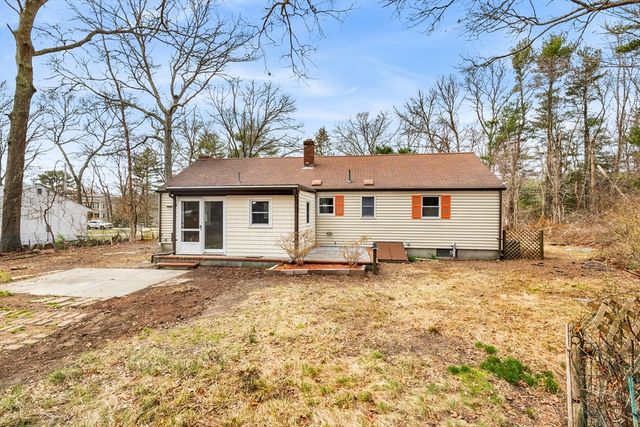 172 Fisher Rd, Dartmouth, MA 02747