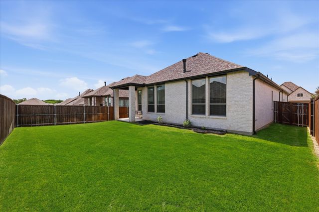 9521 Leisure Pace Lane, Oak Point, TX 75068