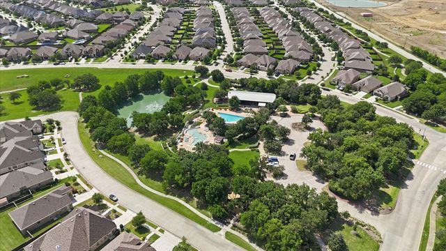 9521 Leisure Pace Lane, Oak Point, TX 75068