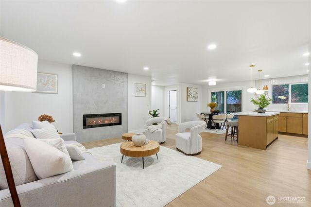 13417 Meridian Place W, Everett, WA 98208