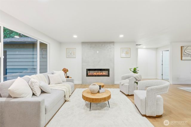 13417 Meridian Place W, Everett, WA 98208