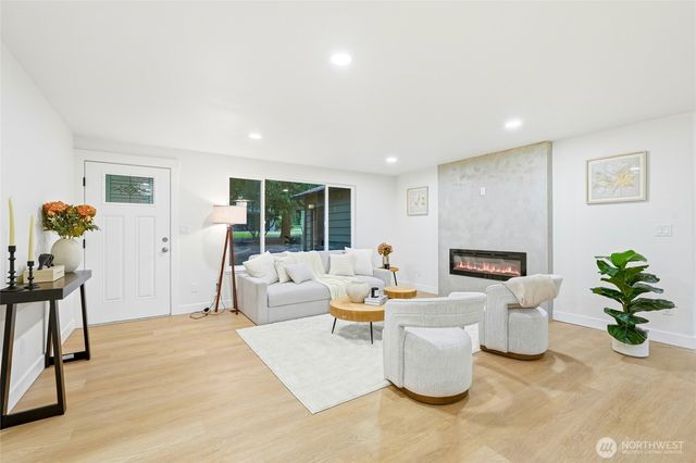 13417 Meridian Place W, Everett, WA 98208