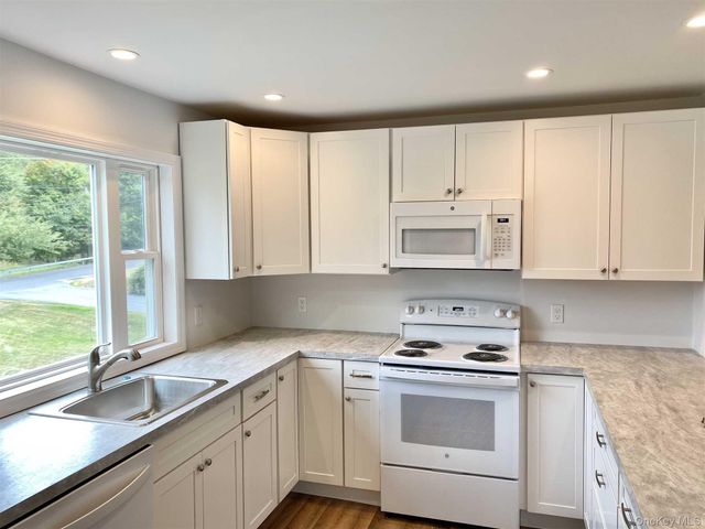 58 WEST DORSEY A, Hyde Park, NY 12538