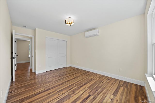 37 Gladstone Avenue, West Islip, NY 11795