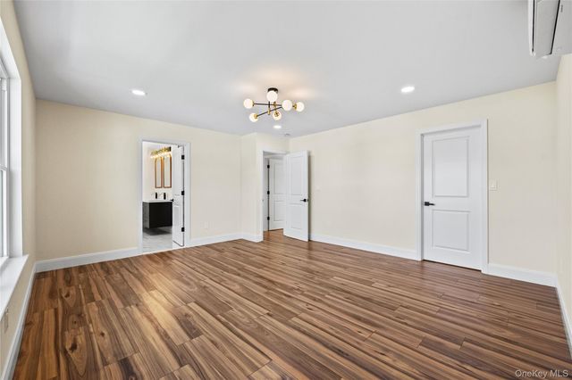 37 Gladstone Avenue, West Islip, NY 11795