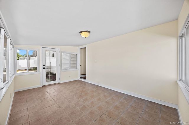 37 Gladstone Avenue, West Islip, NY 11795