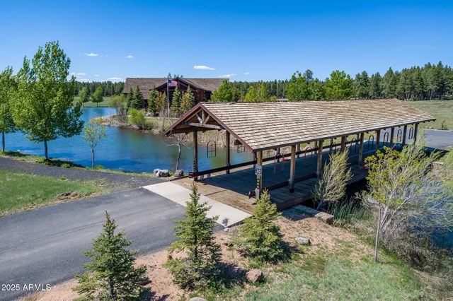 17563 S OSPREY Circle 16, Munds Park, AZ 86017