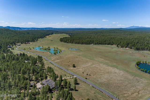 17563 S OSPREY Circle 16, Munds Park, AZ 86017