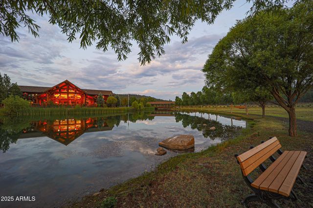 17563 S OSPREY Circle 16, Munds Park, AZ 86017