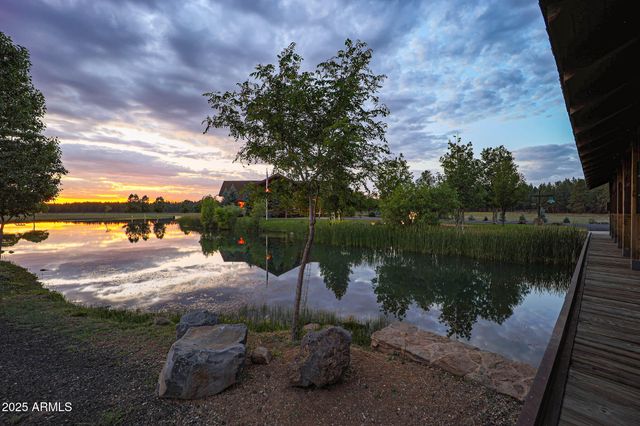 17563 S OSPREY Circle 16, Munds Park, AZ 86017