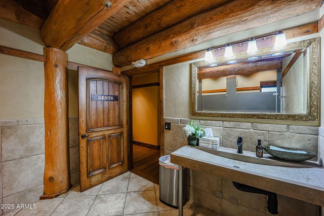 17563 S OSPREY Circle 16, Munds Park, AZ 86017