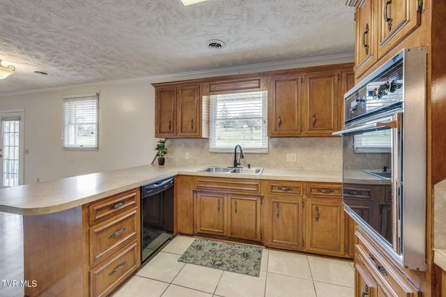 445 Old Stage Road, Church Hill, TN 37642