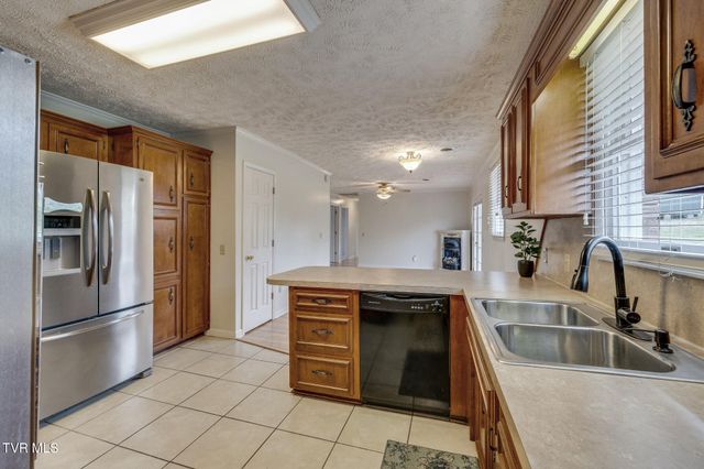 445 Old Stage Road, Church Hill, TN 37642