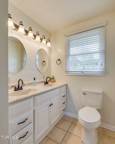 445 Old Stage Road, Church Hill, TN 37642