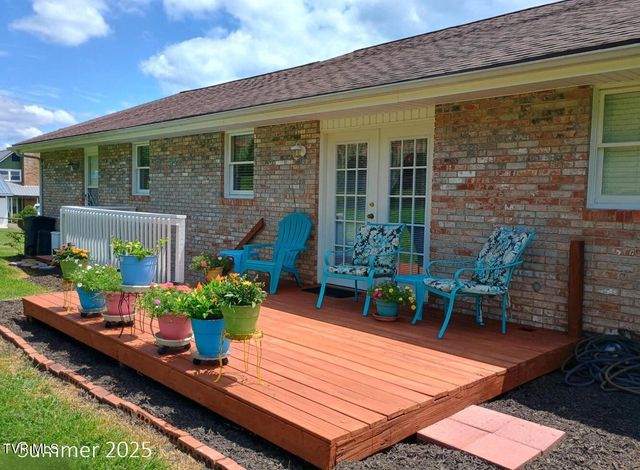 445 Old Stage Road, Church Hill, TN 37642