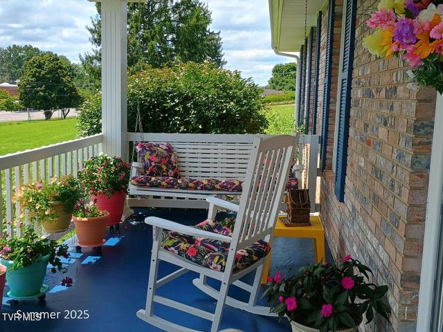 445 Old Stage Road, Church Hill, TN 37642