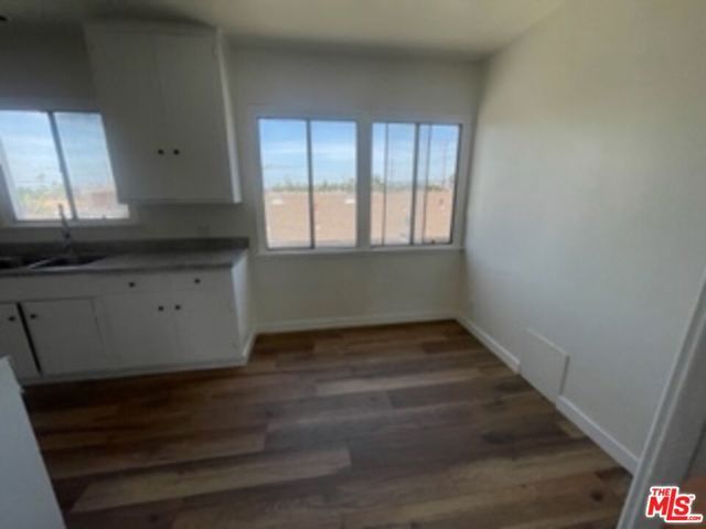 735 W Imperial Highway, Los Angeles, CA 90044