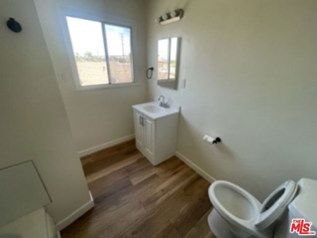 735 W Imperial Highway, Los Angeles, CA 90044