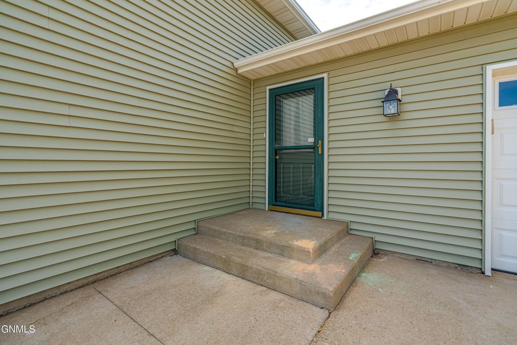 4409 Lewis Road NW, Mandan, ND 58554 photo 3