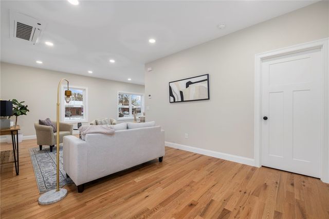 2907 Post Road 8, Warwick, RI 02886