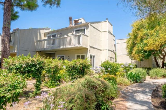 646 Sycamore Avenue 18, Claremont, CA 91711