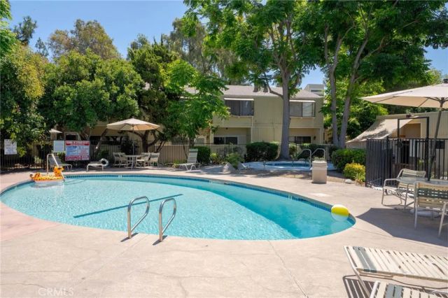 646 Sycamore Avenue 18, Claremont, CA 91711