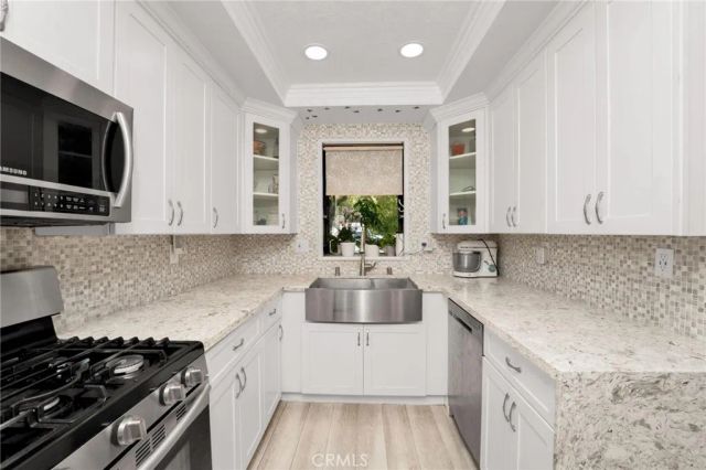 646 Sycamore Avenue 18, Claremont, CA 91711