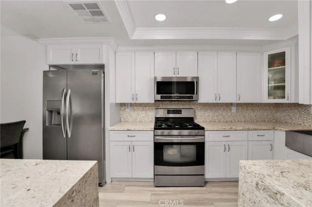 646 Sycamore Avenue 18, Claremont, CA 91711