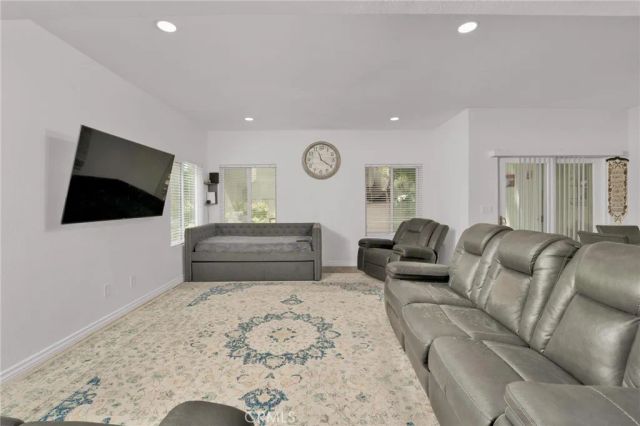 646 Sycamore Avenue 18, Claremont, CA 91711