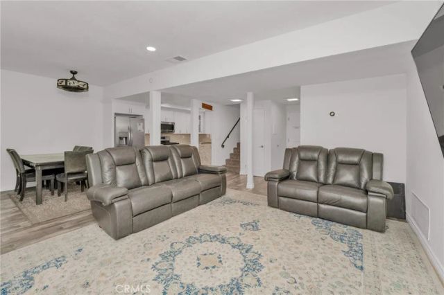 646 Sycamore Avenue 18, Claremont, CA 91711