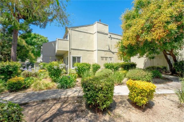 646 Sycamore Avenue 18, Claremont, CA 91711