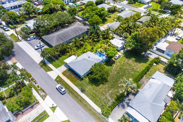 320 SE 4th Avenue, Delray Beach, FL 33483