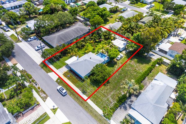 320 SE 4th Avenue, Delray Beach, FL 33483