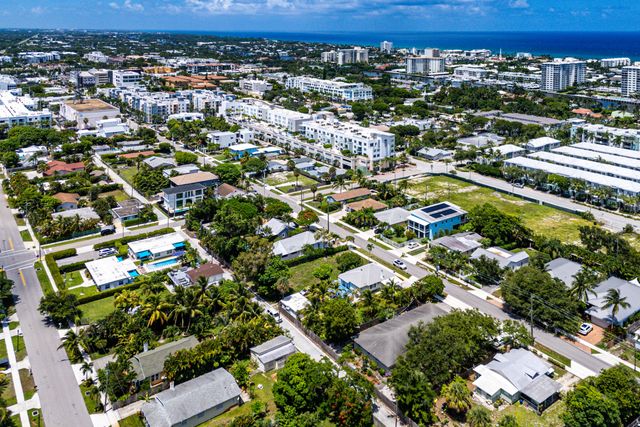 320 SE 4th Avenue, Delray Beach, FL 33483